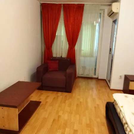 Apartament Metroufavoritgarsonieraaficotroceni *